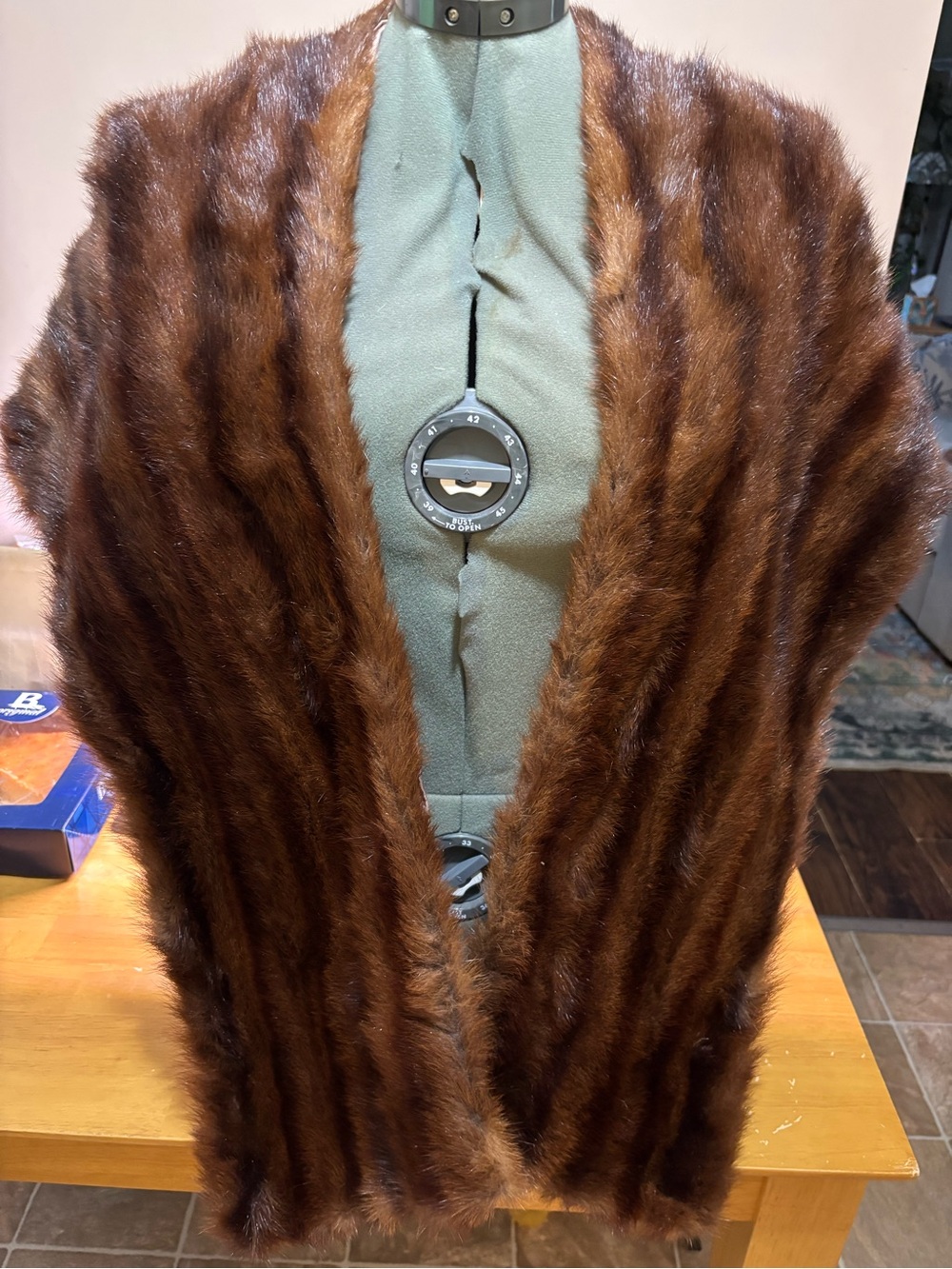 EUNICE / NEW YORK-PARIS MINK FUR WRAP VINTAGE WONMENS.